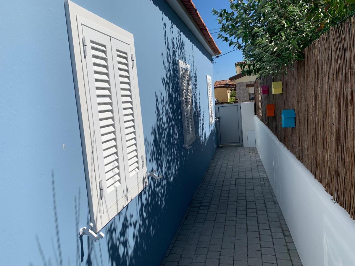 - Sea House